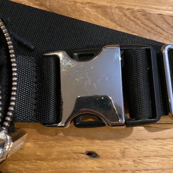 Black Sherpa everywhere belt bag - Picture 3 of 3